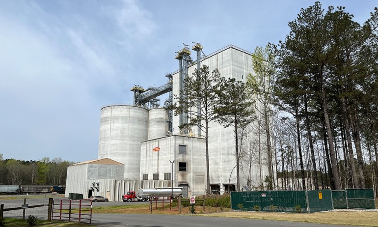 Exterior view of a feed mill in Crawfordville, GA